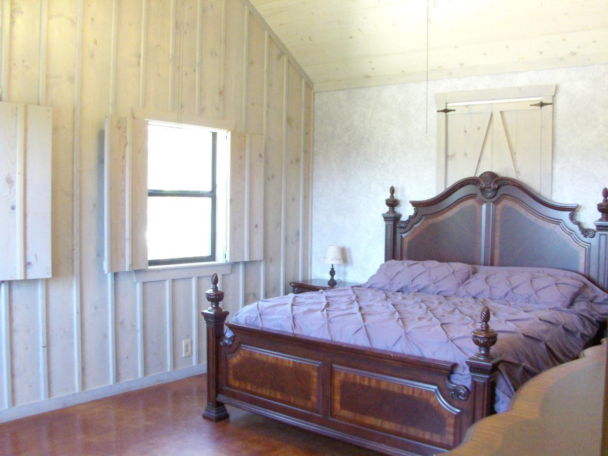 Breezy Hills Cottages - Moonlight Cottage Фредериксбург Екстериор снимка